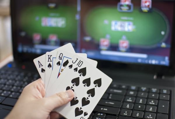 Bowo88 aplikasi mobile gaming terbaik Indonesia fitur lengkap slot live casino taruhan olahraga tembak ikan